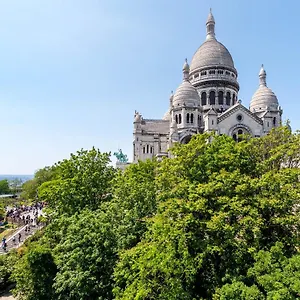Appartement In Front Of The Sacre Coeur - 2 Bedrooms With Elevator, Parijs